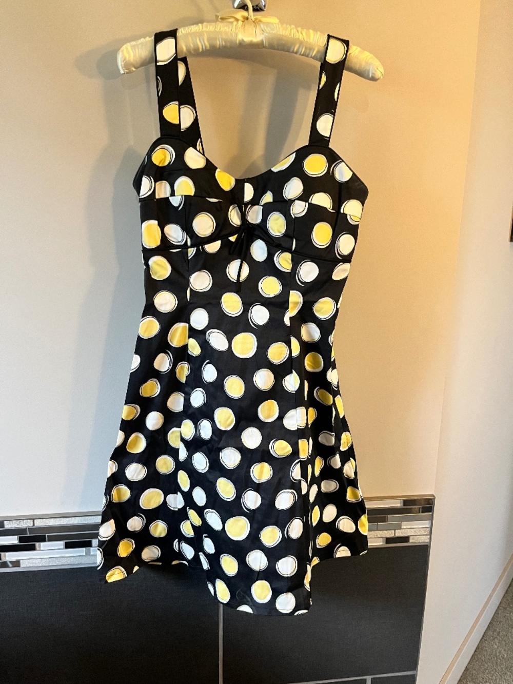Black dress with yellow/white dots Laura 10